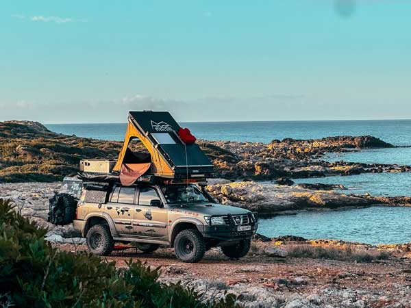 Cort auto EDGE Overland pe malul Mării Adriatice