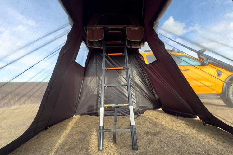Panoramica interna dell'annesso per la tenda da tetto Horizon Mini