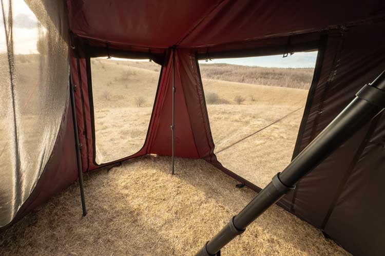 Vista interna laterale destra dell'annesso per la tenda da tetto Horizon Mini