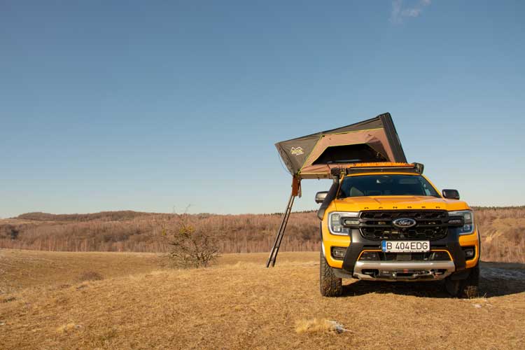 Tente de toit rigide Horizon Mini vue de l'avant sur un pickup