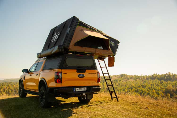 Front left side view of Horizon One rooftop tent