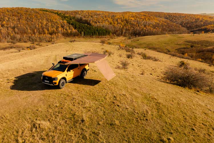 Vue aérienne du mur d’ombrage pour l’auvent pour voiture Infinity 270