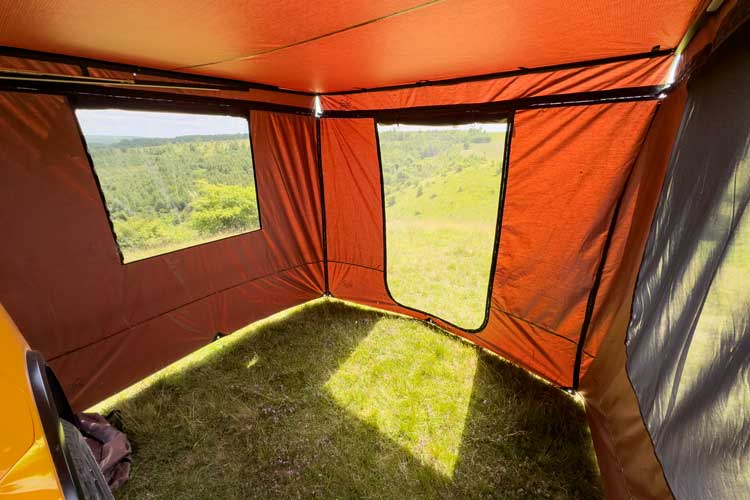 Vista interna delle pareti laterali per il tendalino per auto Shelter Max